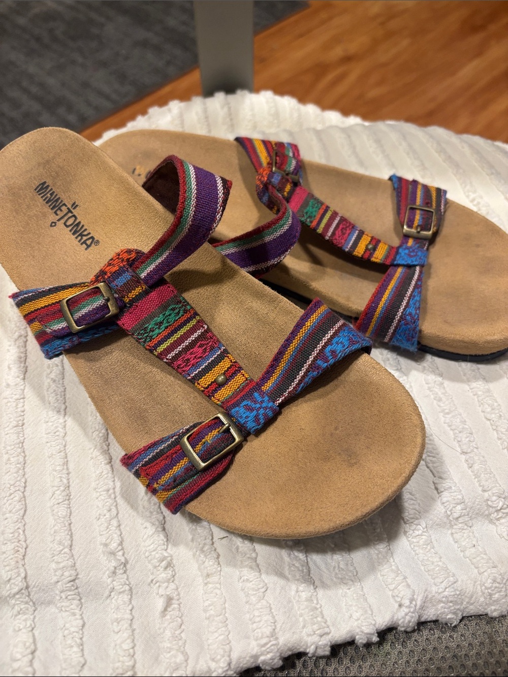 Minnetonka Women’s Multicolor Strappy Buckle Sandals